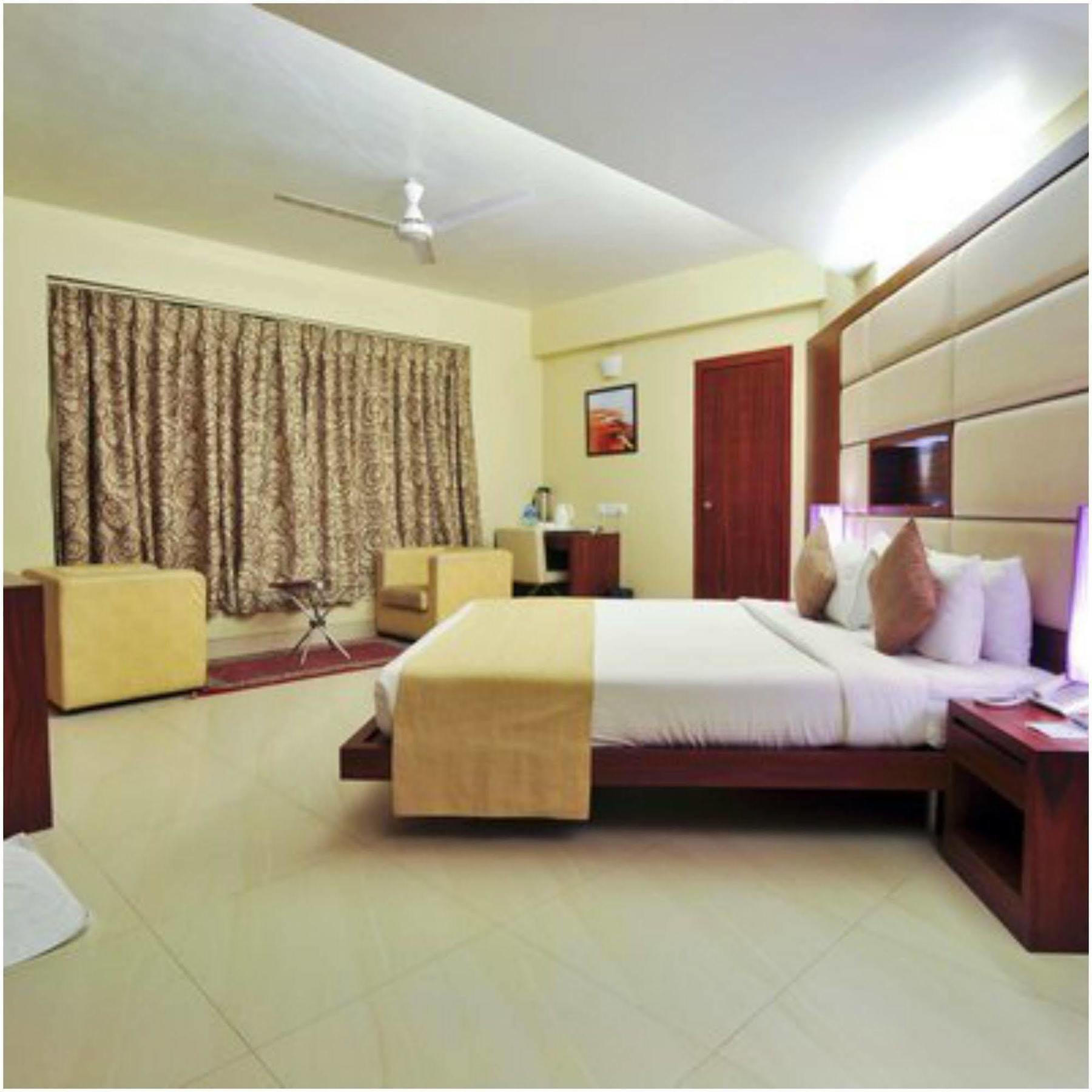 Kempton Hotel Calcutta Exterior foto