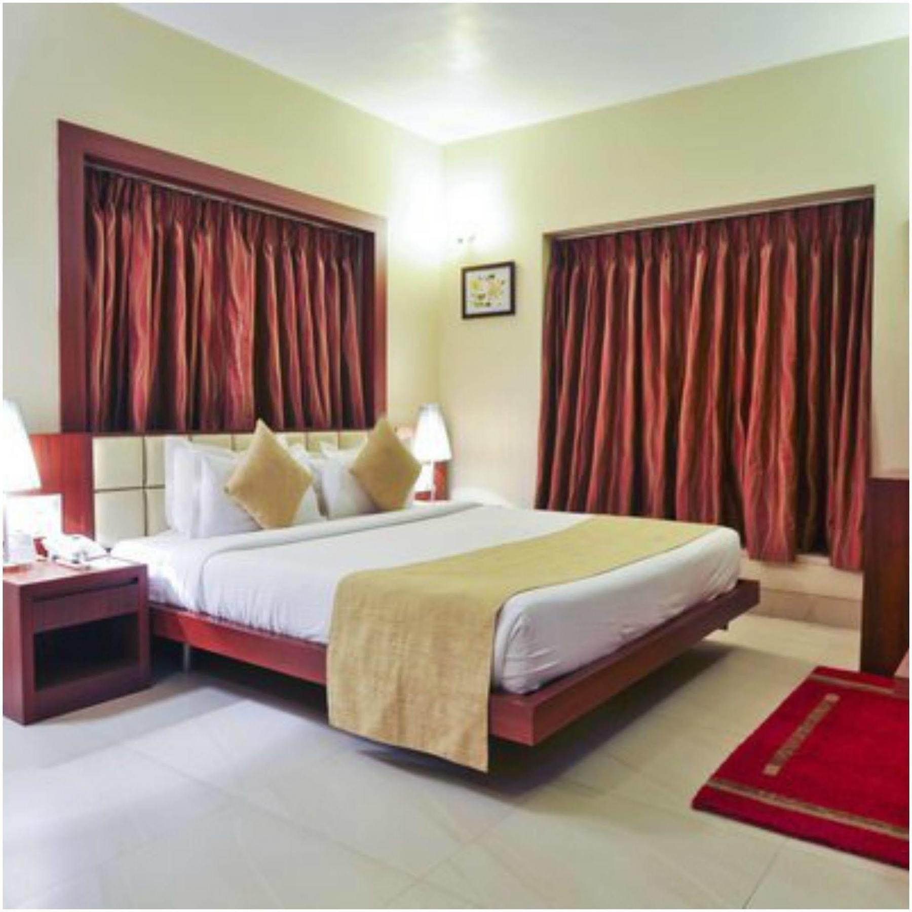 Kempton Hotel Calcutta Exterior foto