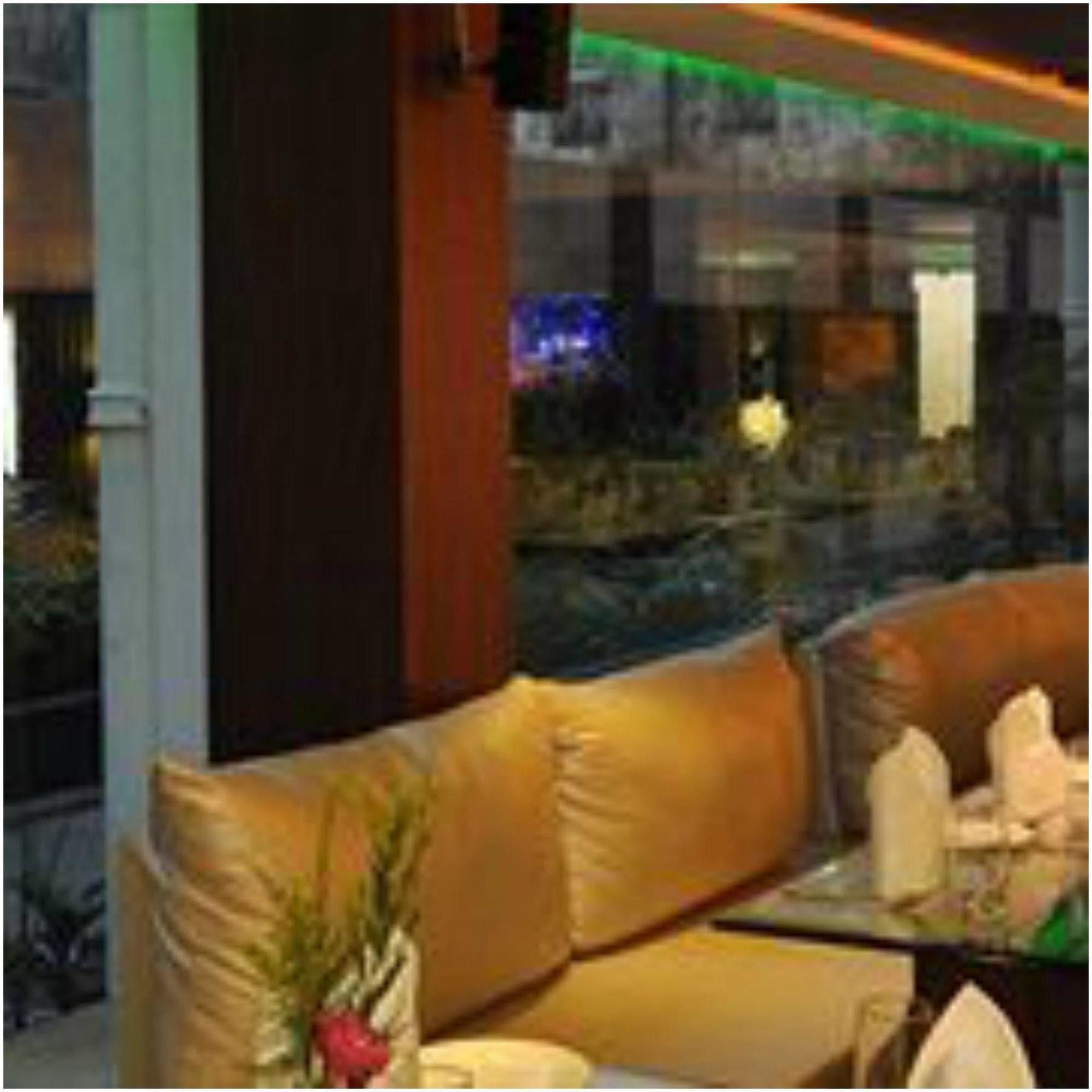 Kempton Hotel Calcutta Exterior foto