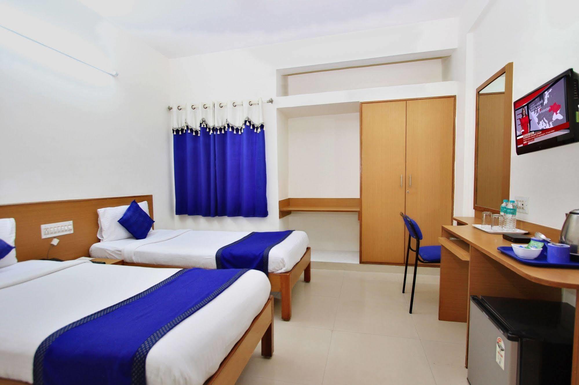 Kempton Hotel Calcutta Exterior foto