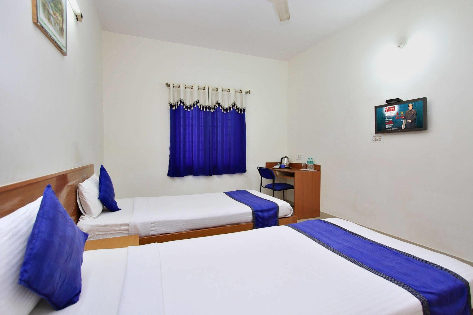 Kempton Hotel Calcutta Exterior foto